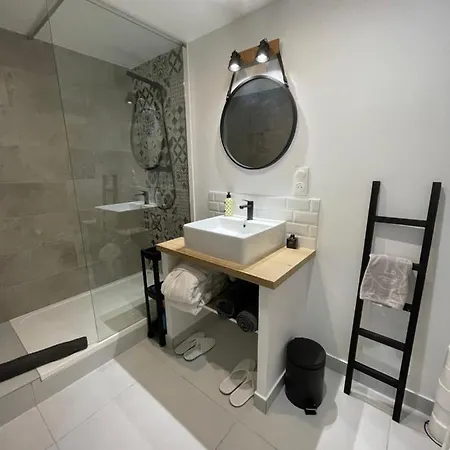Nyaraló Maison Chaleureuse Avec Jacuzzi Exterieur Abrite